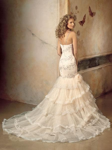 Pronovias