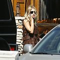 Ashley grabs a coffee in West Hollywood-paparazzi wrzesień 2007